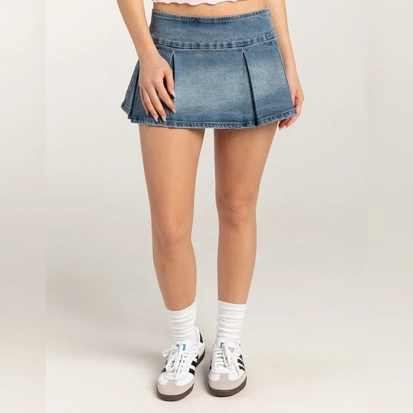 Low Rise Denim Mini Skirt - Picture 2 of 8